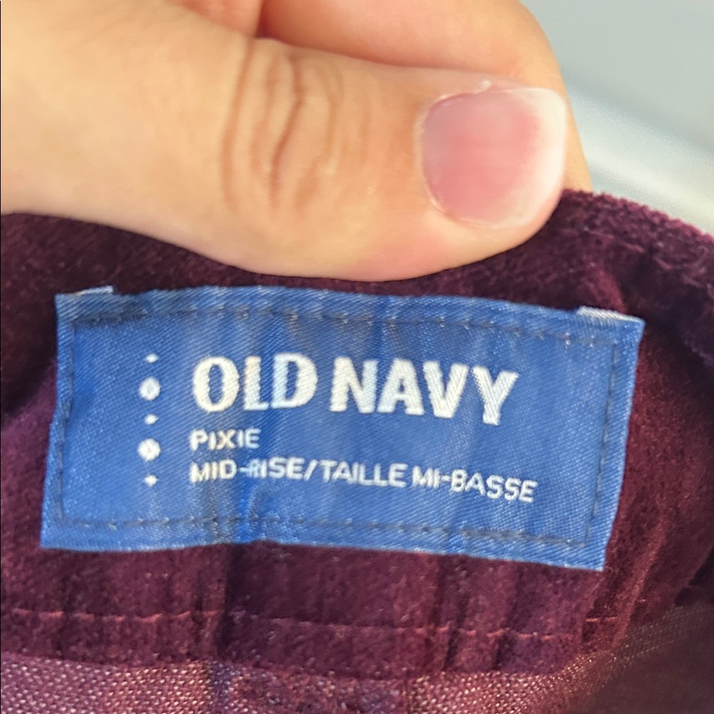 Old Navy Women's Burgundy Velvet Skinny Pants - Picture 4 of 5